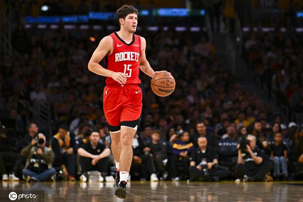 火箭决定让谢泼德退出夏联 后者两场合计44中16